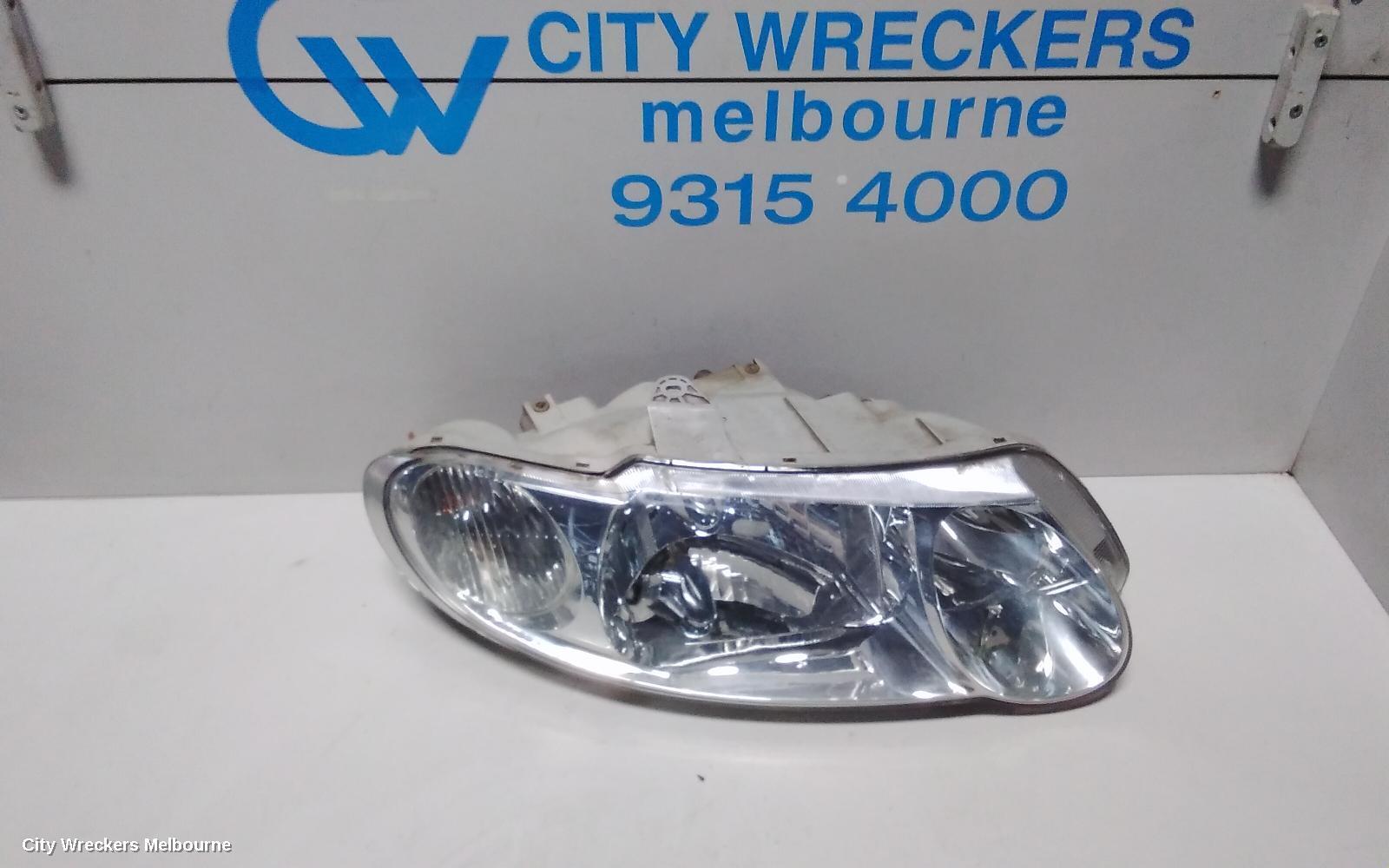 HOLDEN COMMODORE 2002 Right Headlamp