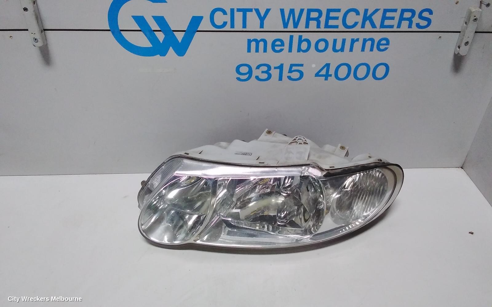 HOLDEN COMMODORE 2002 Left Headlamp