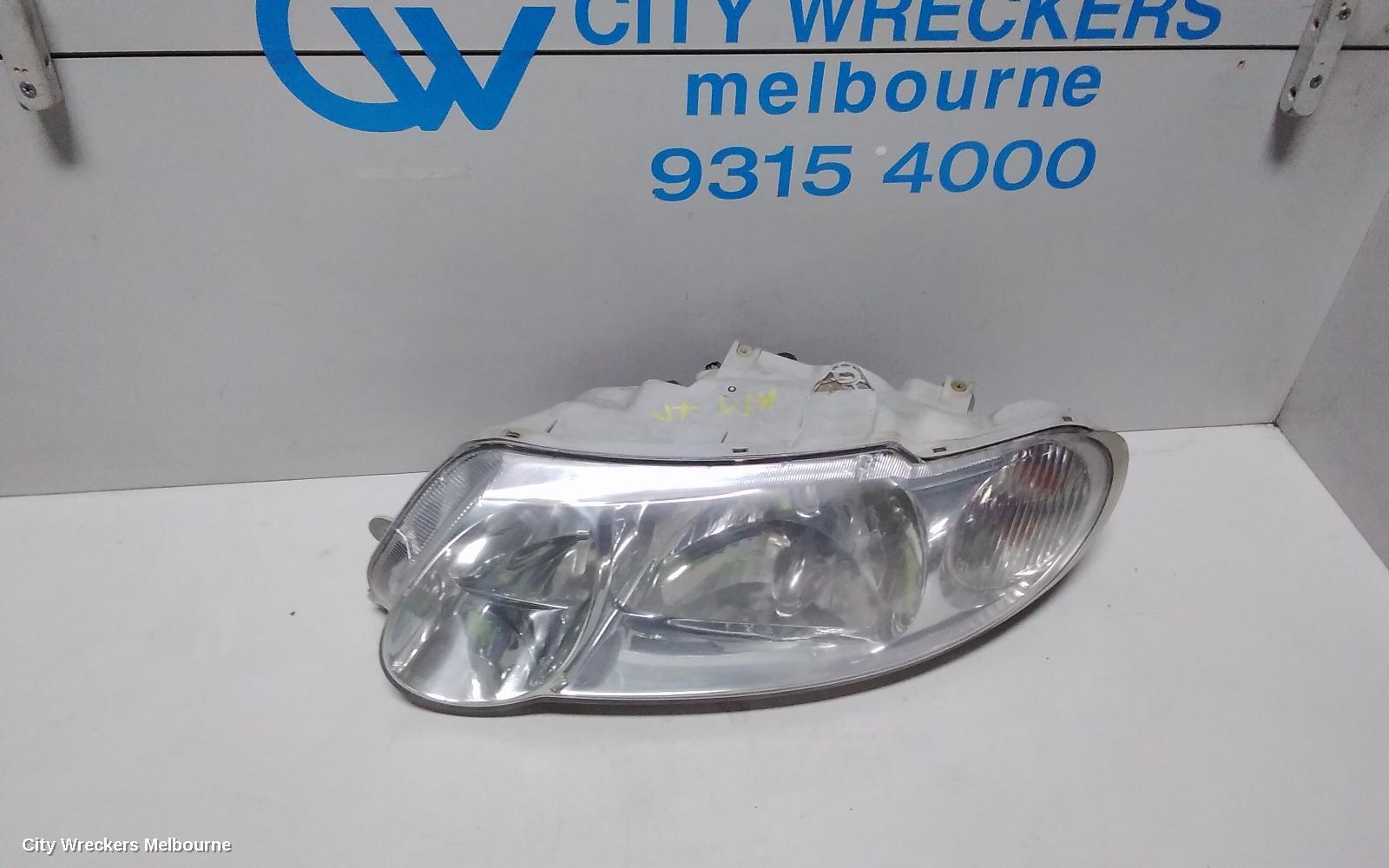 HOLDEN COMMODORE 2002 Left Headlamp