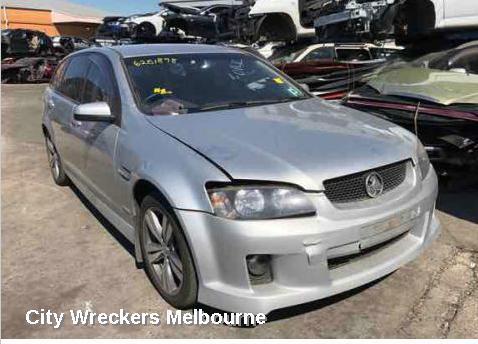 HOLDEN COMMODORE 2010 Grille