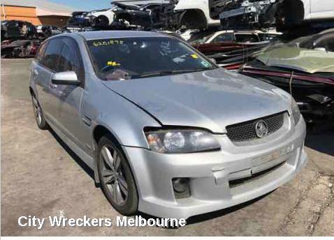 HOLDEN COMMODORE 2010 Grille