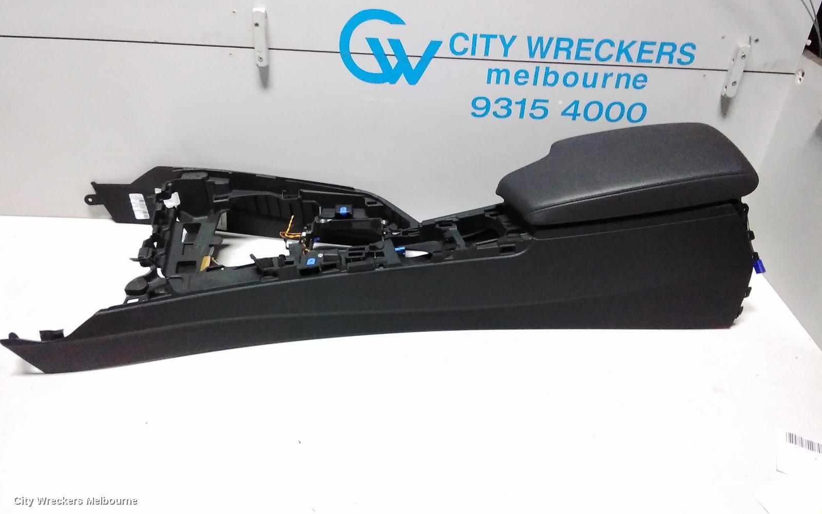 BMW 3 SERIES 2016 Console