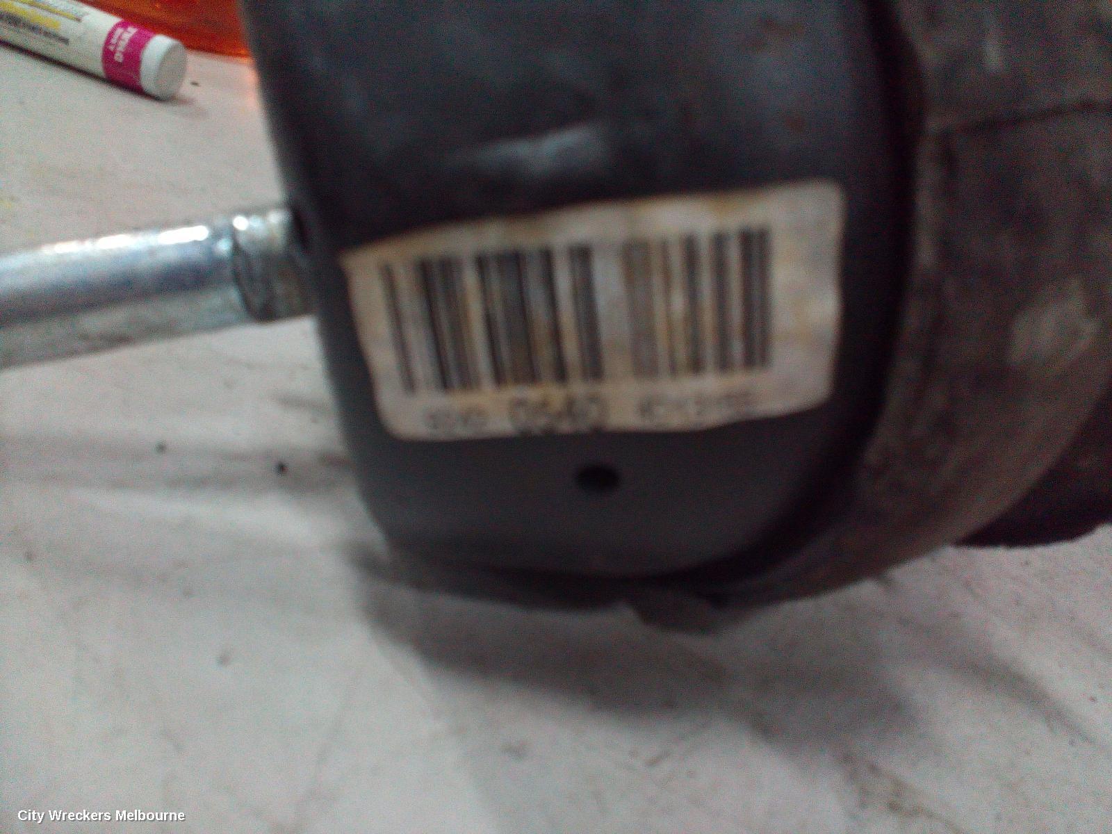 HOLDEN COMMODORE 2013 Mount