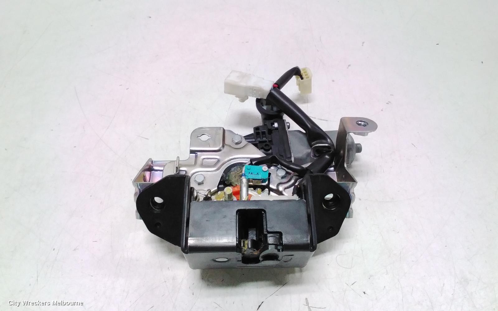 SUBARU OUTBACK 2020 Tailgate Regulator