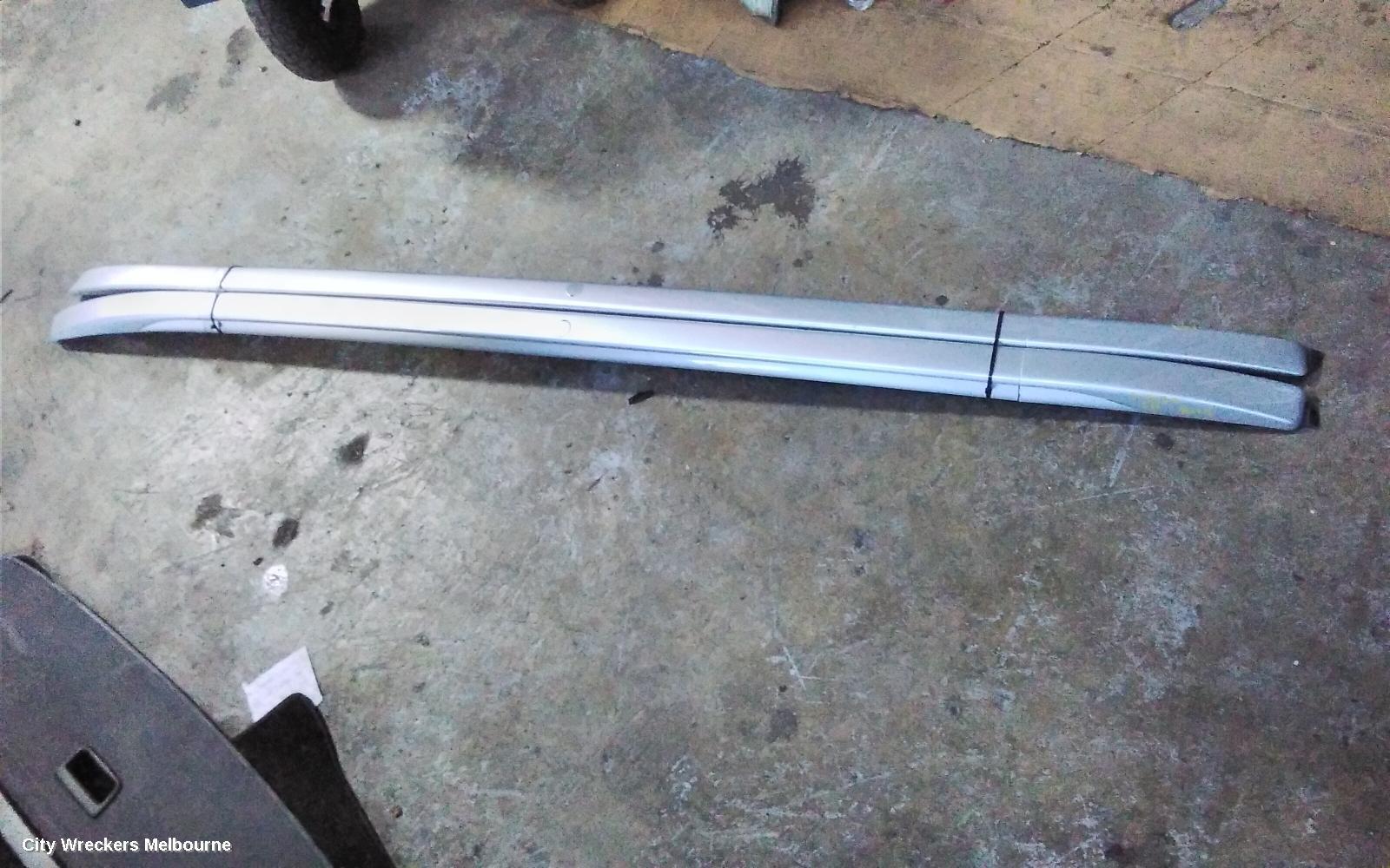 MITSUBISHI OUTLANDER 2017 Roof Rail