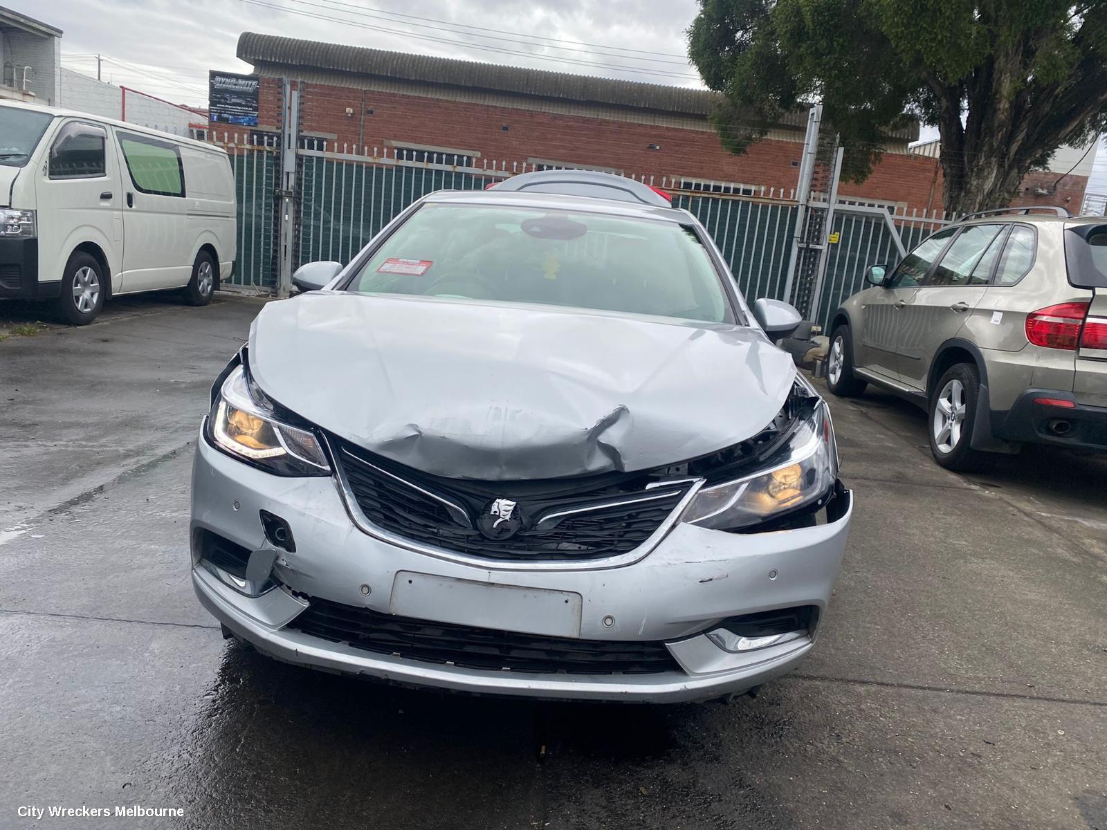 HOLDEN ASTRA 2018 Instrument Cluster