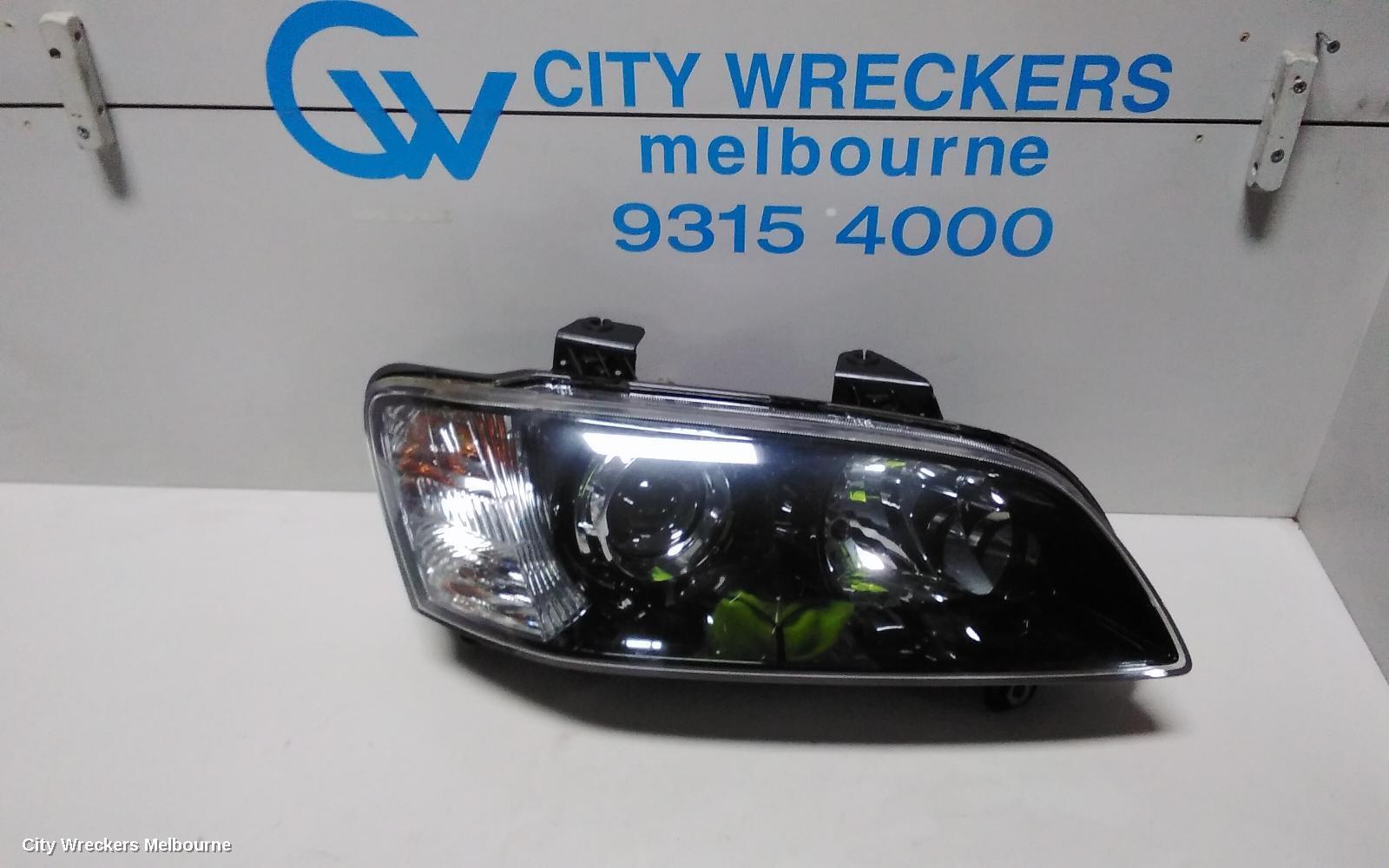 HOLDEN COMMODORE 2010 Right Headlamp