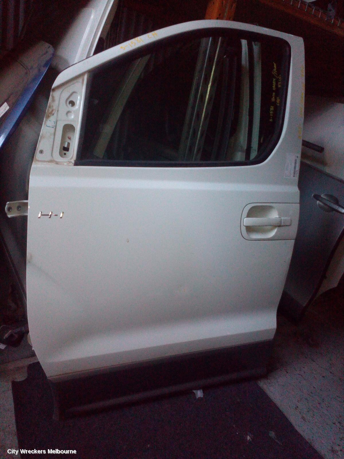 HYUNDAI ILOAD/IMAX 2010 Left Front Door