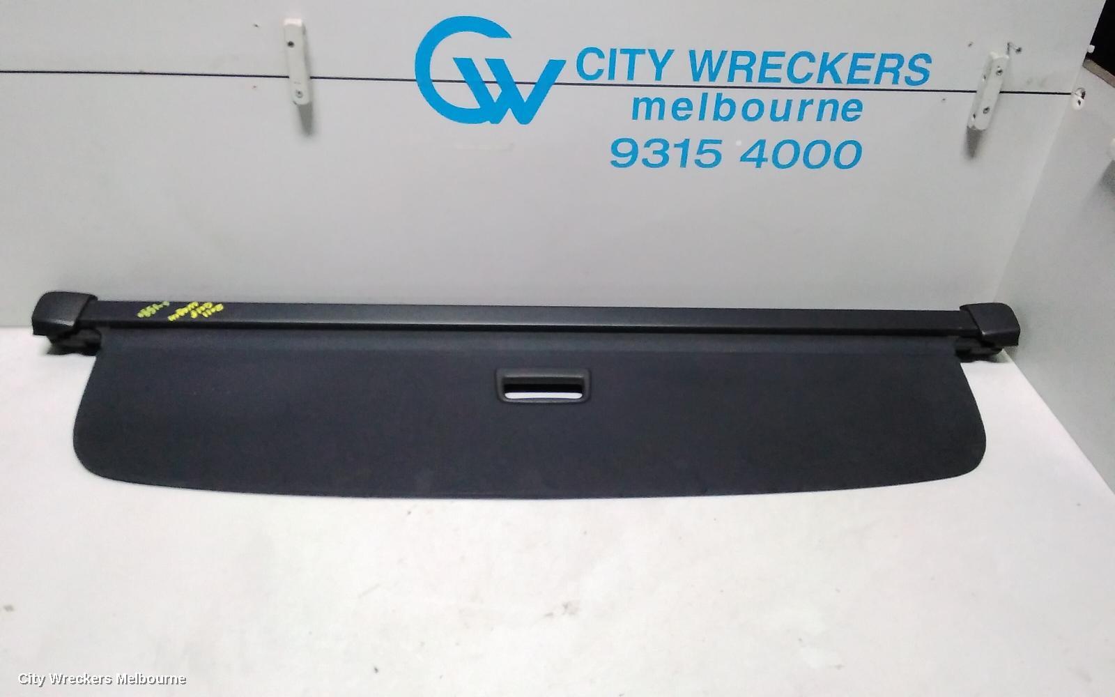 VOLKSWAGEN GOLF 2011 Parcel Shelf