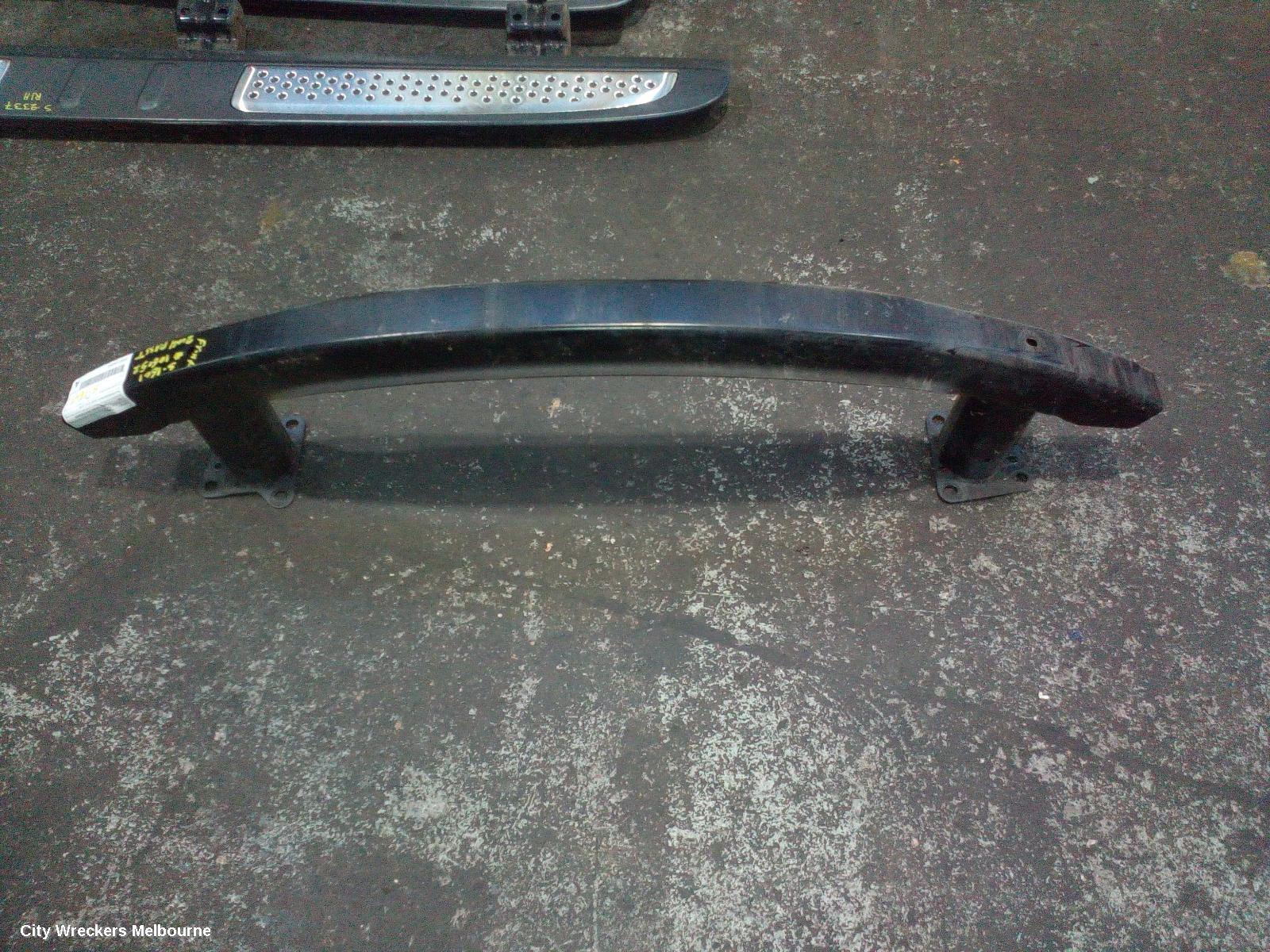 VOLKSWAGEN PASSAT 2004 F/Bar Reinforc/Brack