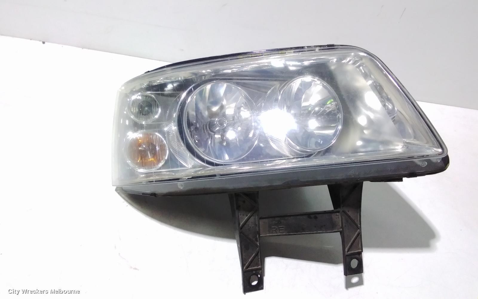 VOLKSWAGEN TRANSPORTER 2005 Right Headlamp