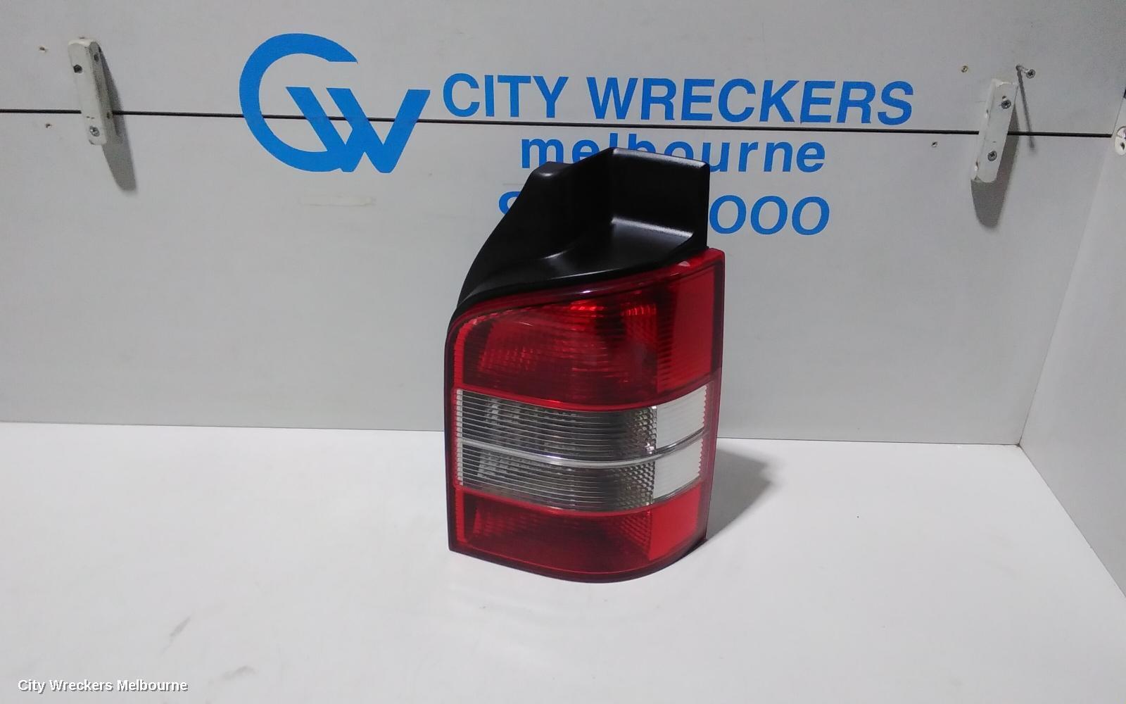 VOLKSWAGEN TRANSPORTER 2005 Right Taillight