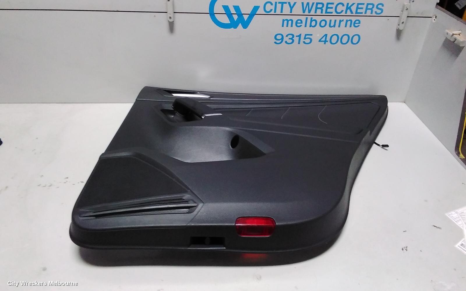 VOLKSWAGEN TIGUAN 2019 Door Trim