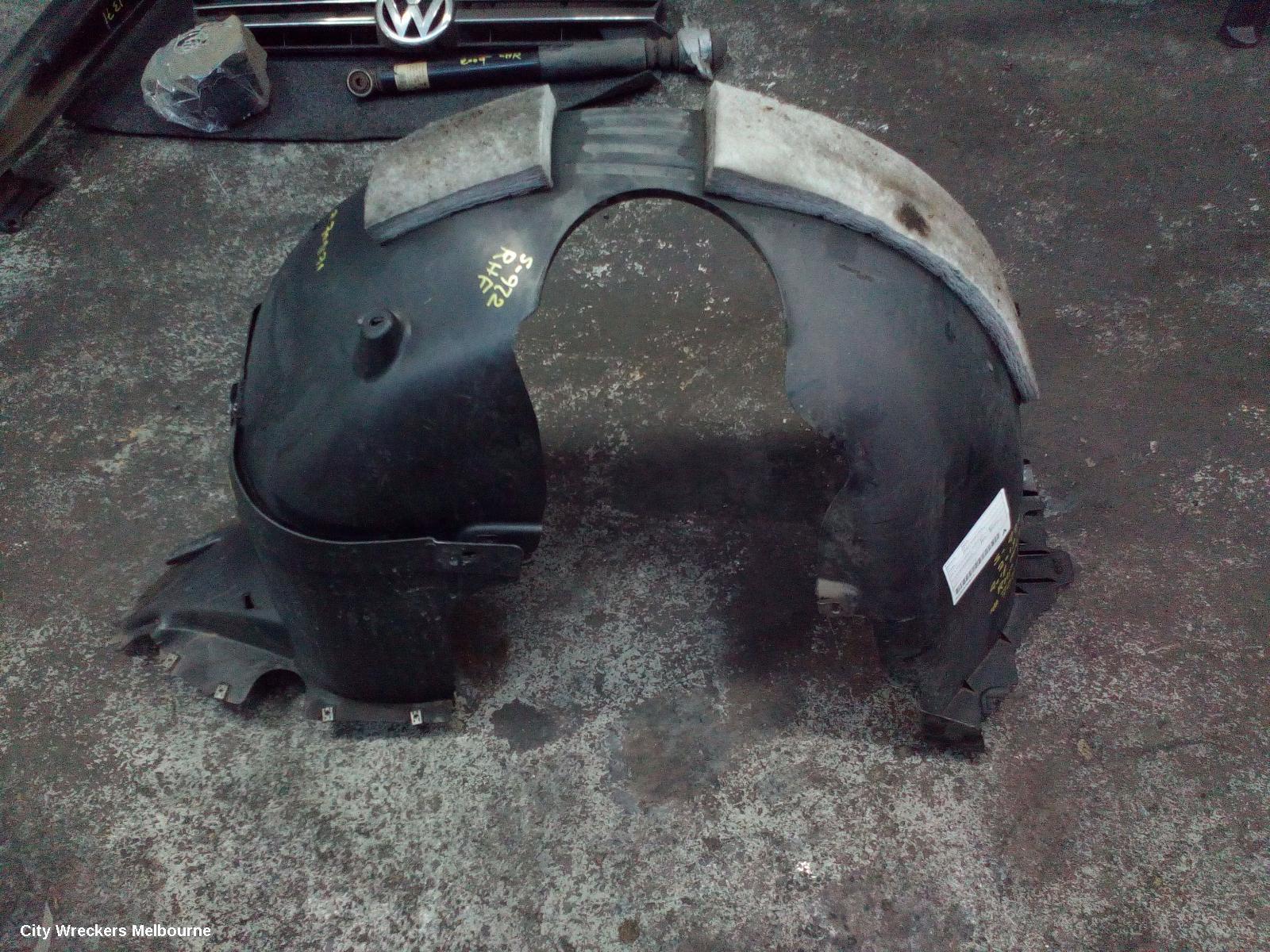 VOLKSWAGEN GOLF 2013 Right Guard Liner