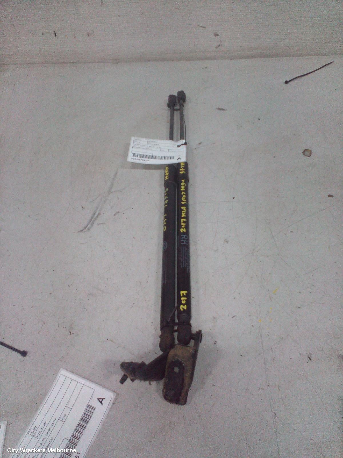 KIA SPORTAGE 2017 Hatch Strut