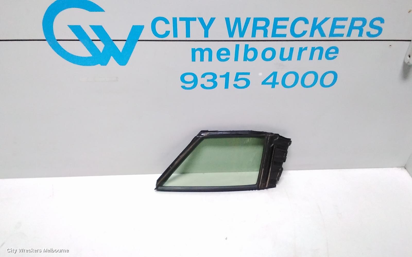 TOYOTA COROLLA 2019 Right Front 1/4 Door Glass