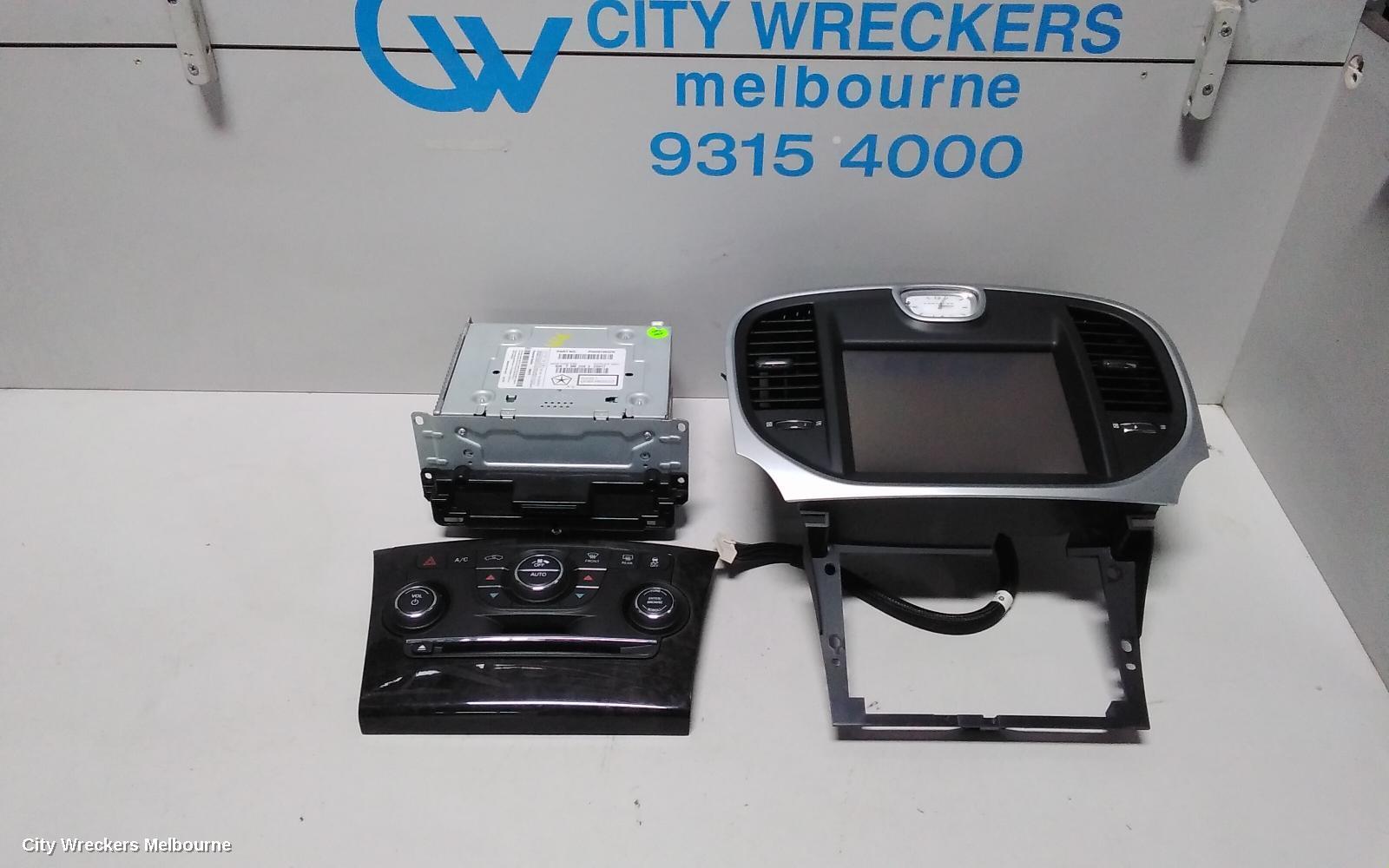 CHRYSLER 300C 2014 Radio/Cd/Dvd/Sat/Tv