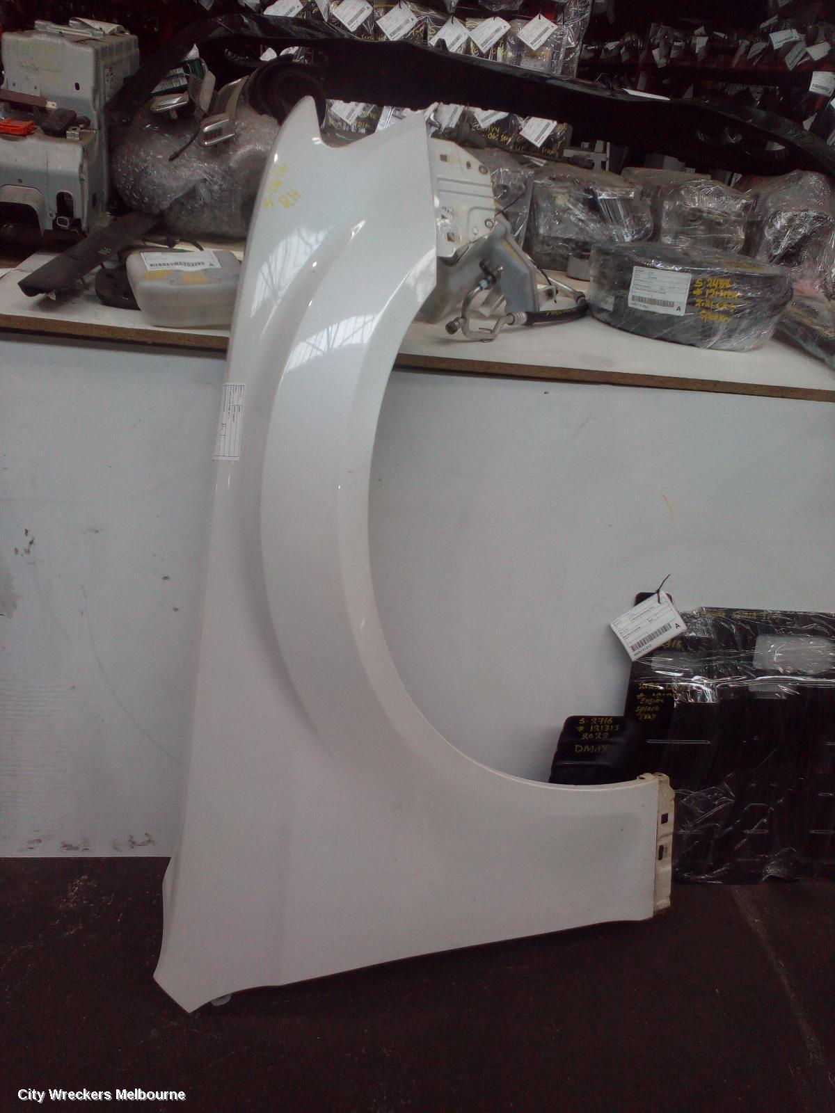 CHRYSLER 300C 2014 Right Guard
