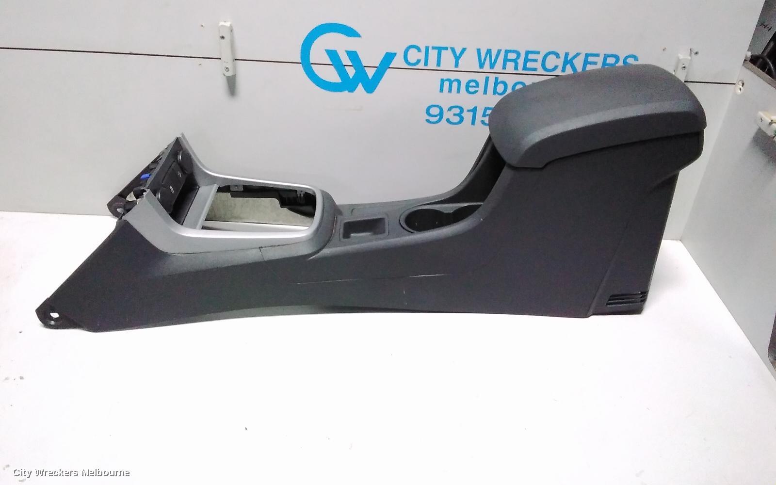 HOLDEN COLORADO 2014 Console
