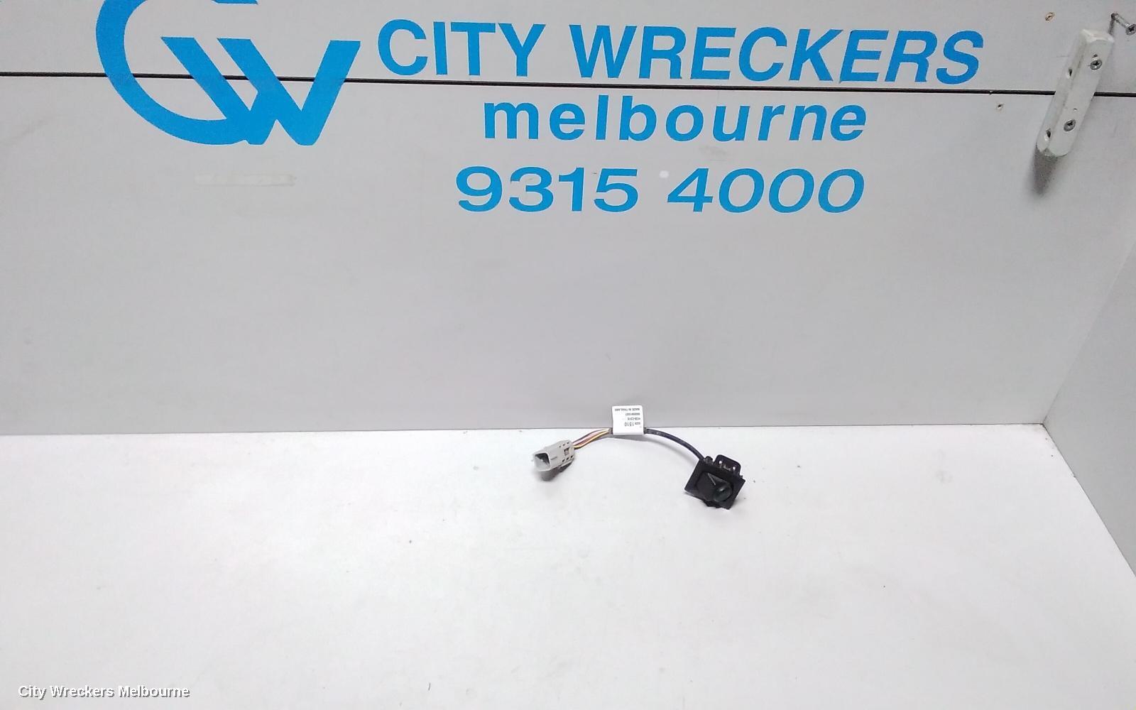 HOLDEN COMMODORE 2015 REVERSE_CAMERA