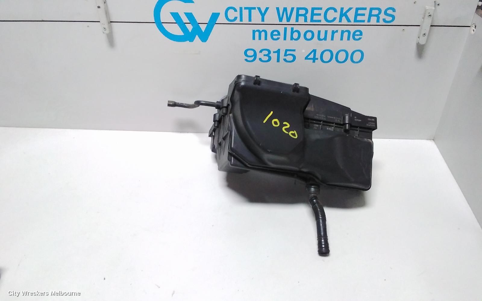 VOLKSWAGEN GOLF 2010 Air Cleaner/Box