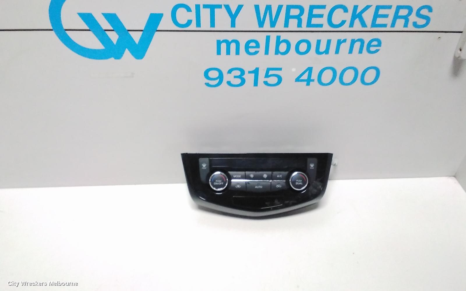 NISSAN QASHQAI 2015 Heater/Ac Controls