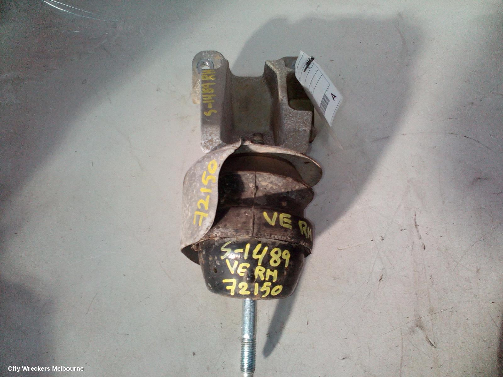 HOLDEN COMMODORE 2010 Mount