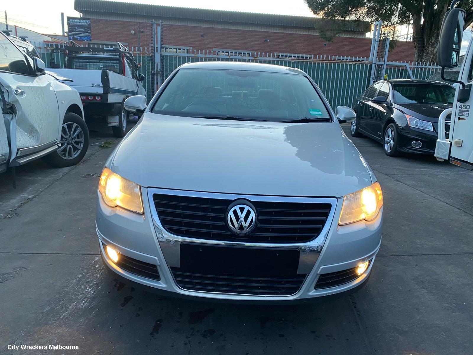 VOLKSWAGEN PASSAT 2008 Left Headlamp