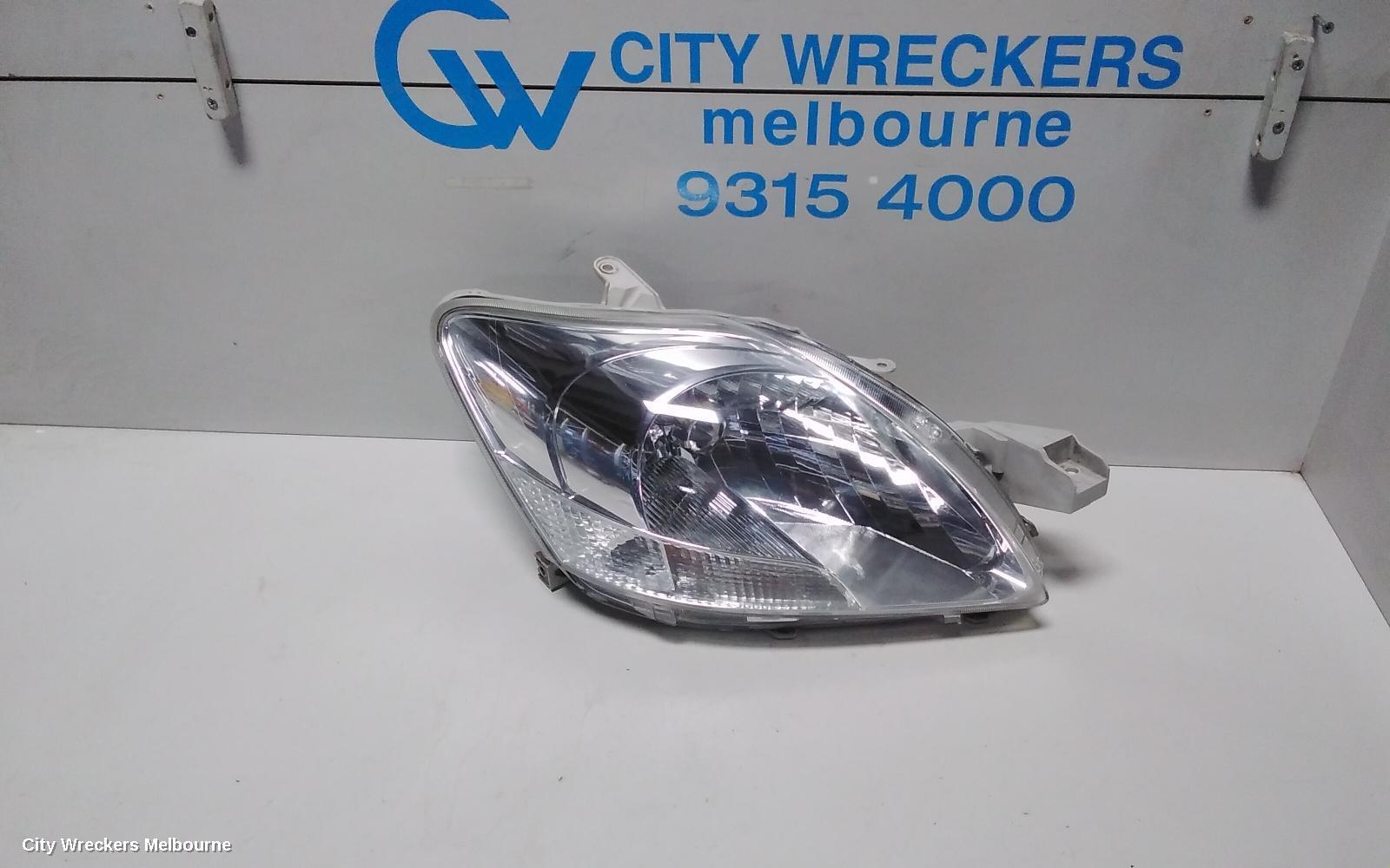 TOYOTA YARIS 2008 Right Headlamp