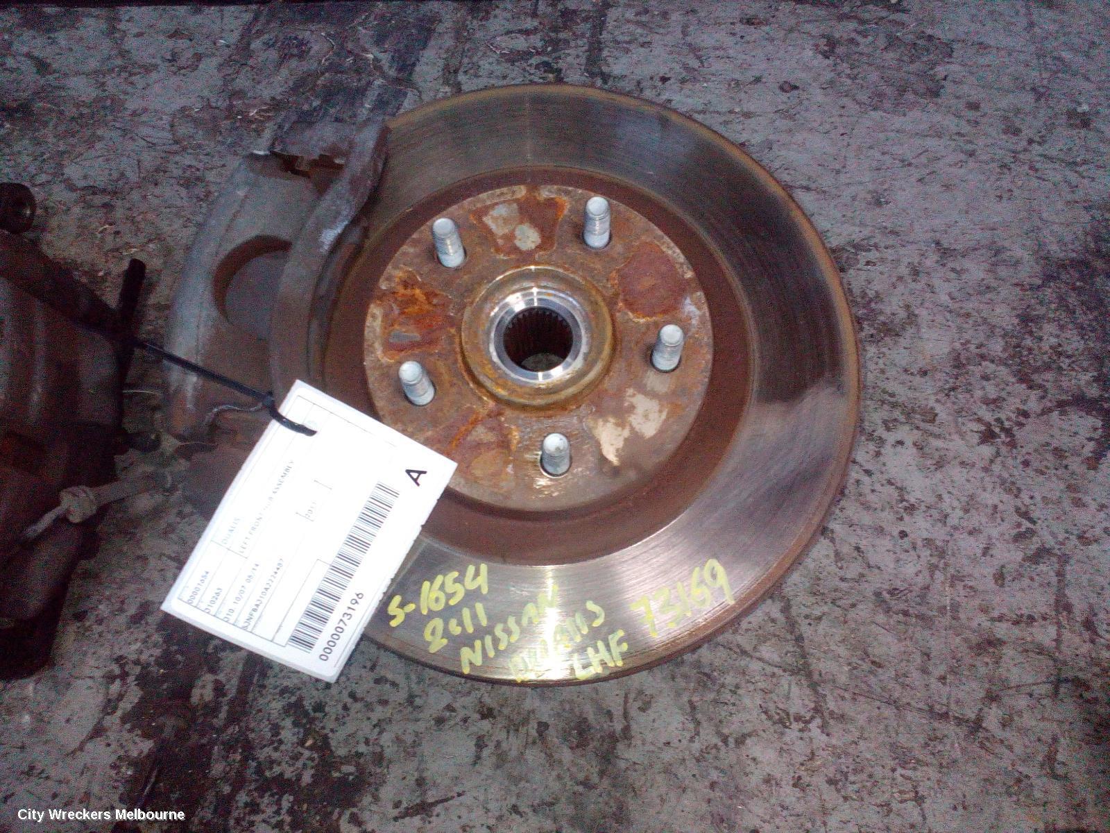 NISSAN DUALIS 2011 Left Front Hub Assembly