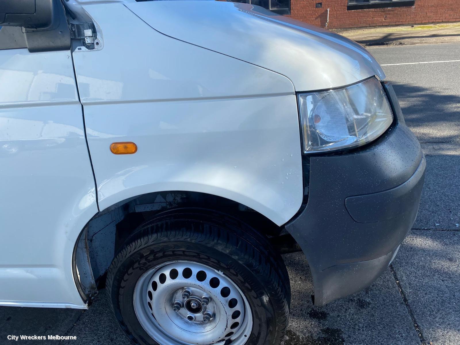 VOLKSWAGEN TRANSPORTER 2007 Right Guard