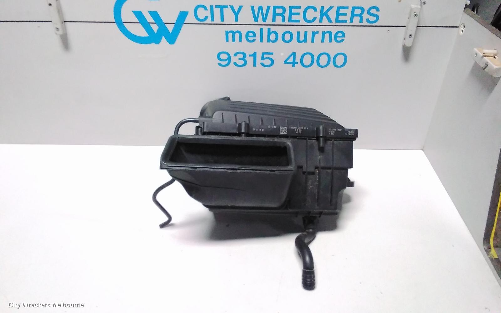 VOLKSWAGEN TIGUAN 2017 Air Cleaner/Box