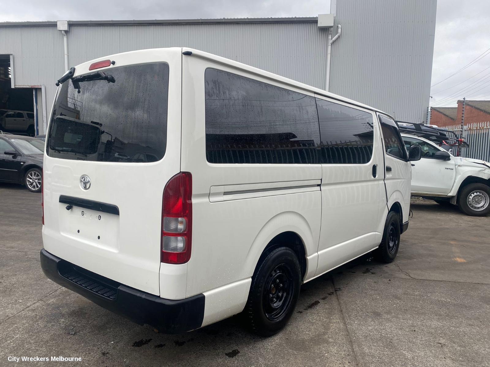 TOYOTA HIACE 2017 Front Seat
