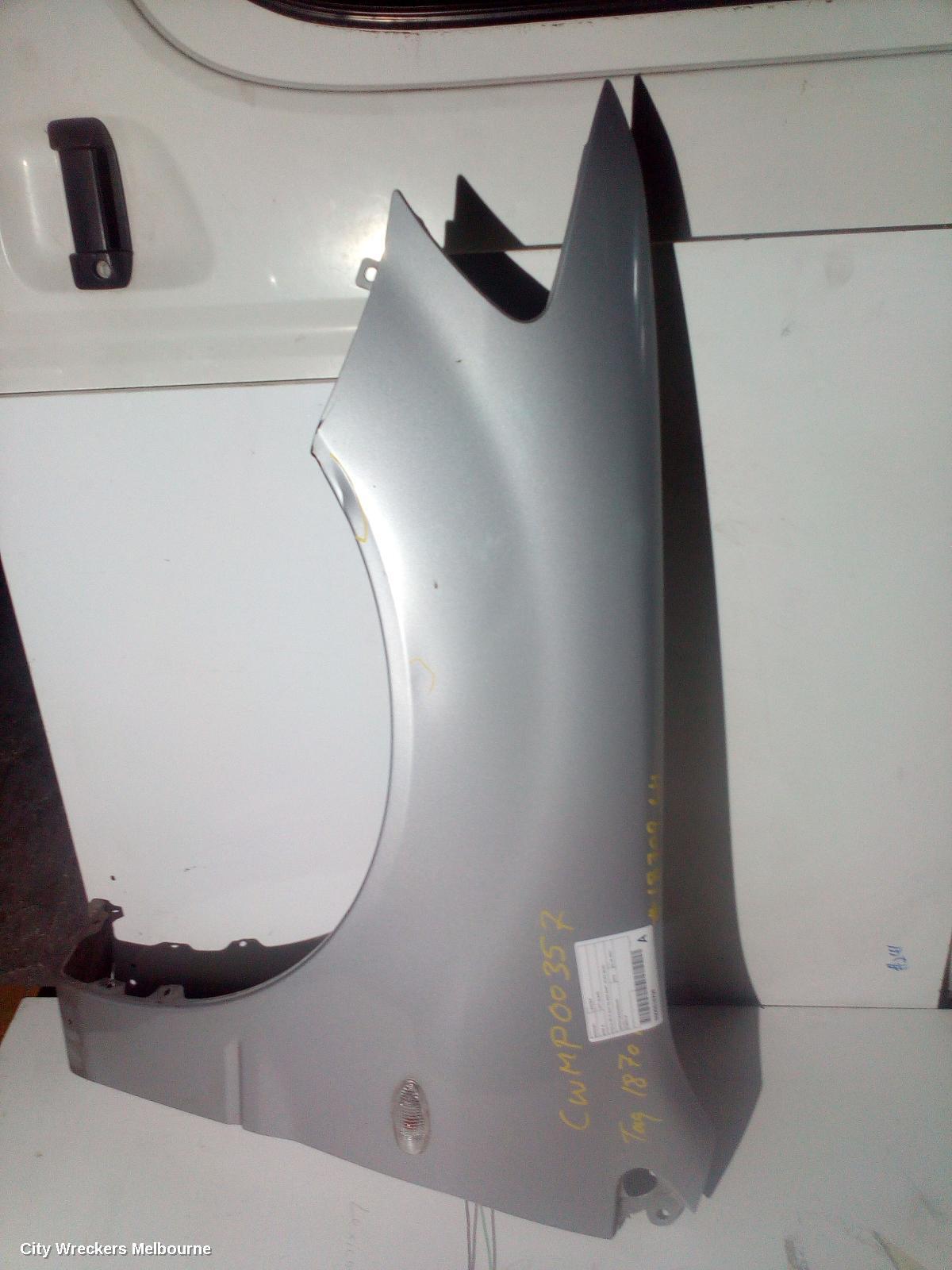 MITSUBISHI LANCER 2003 Left Guard