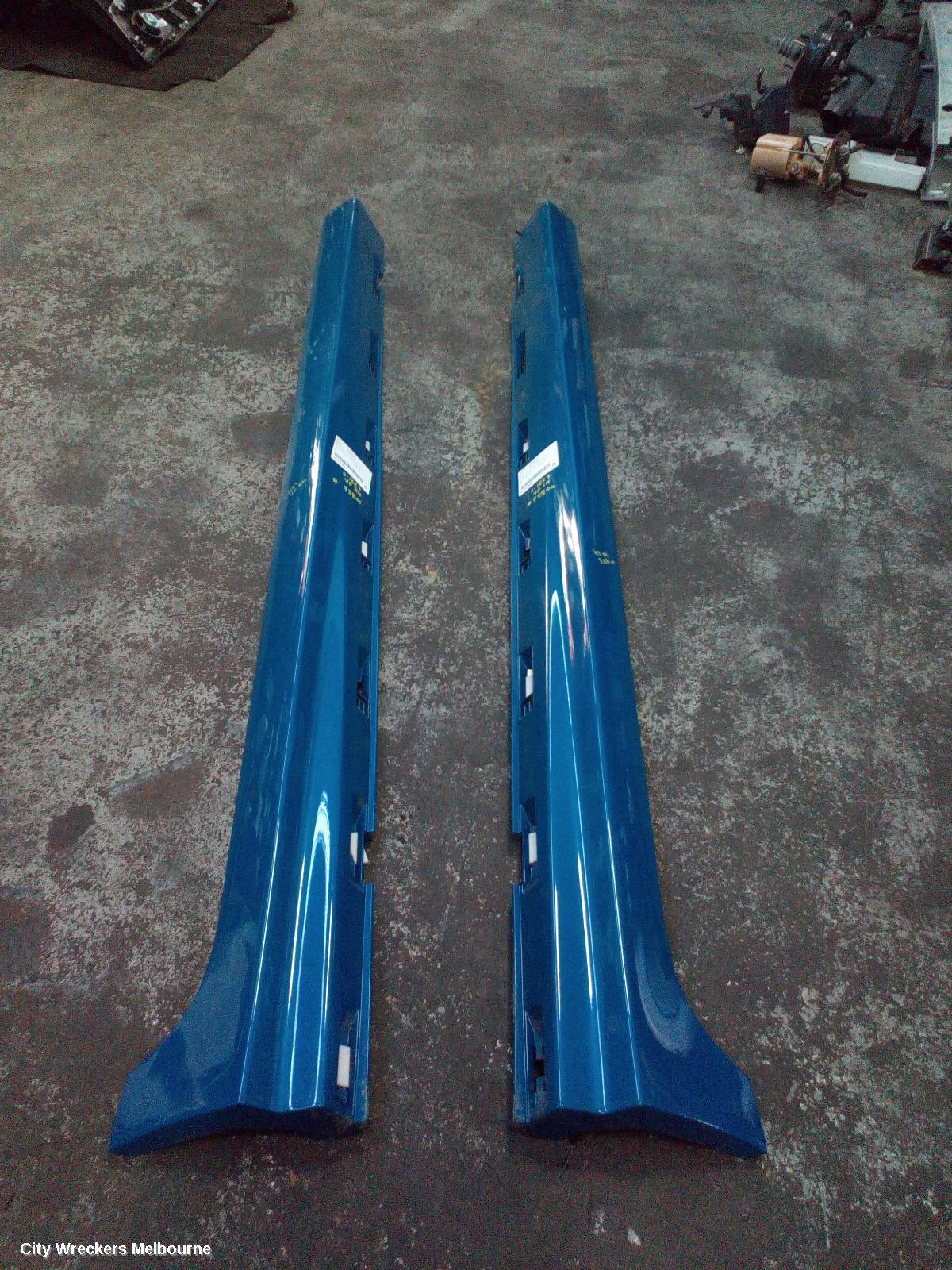 HOLDEN COMMODORE 2014 Side Step/Skirt
