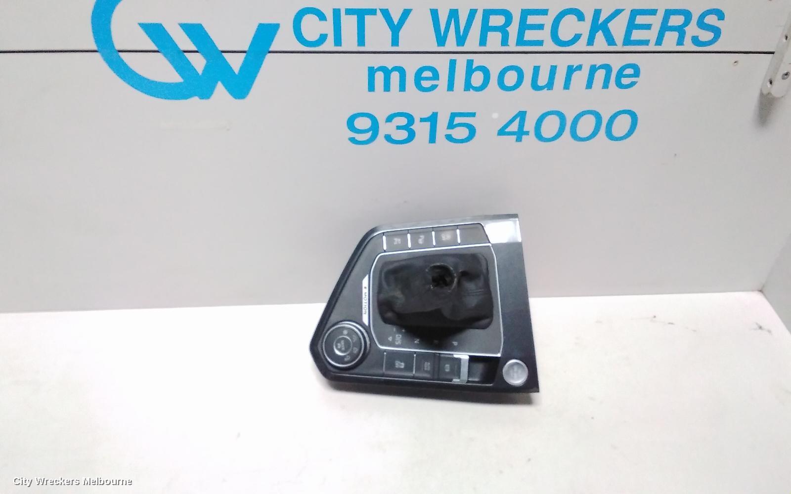 VOLKSWAGEN TIGUAN 2017 Gear Stick/Shifter