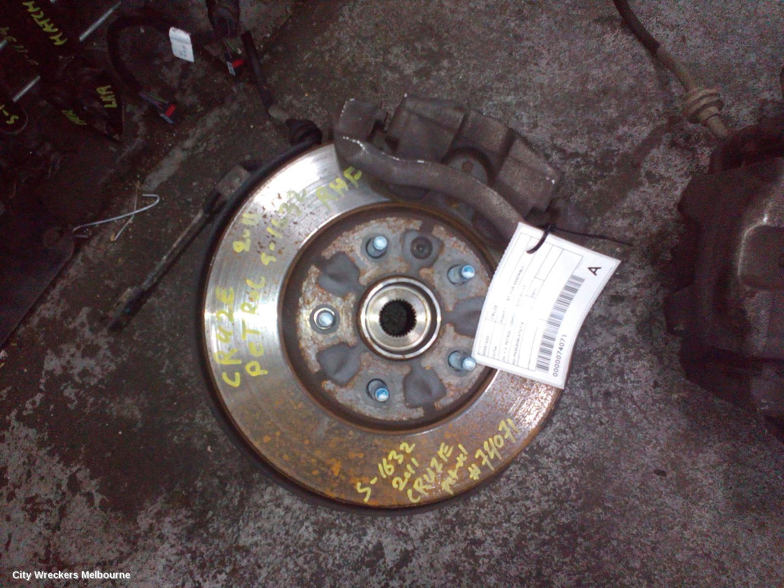 HOLDEN CRUZE 2011 Right Front Hub Assembly