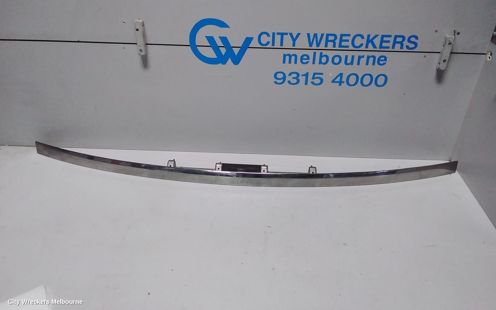 HOLDEN COMMODORE 2014 Rear Garnish