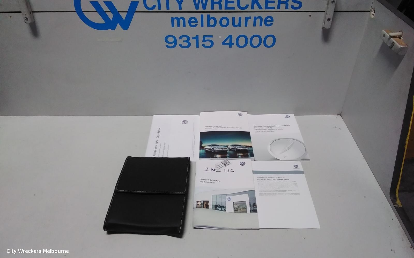 VOLKSWAGEN PASSAT 2018 Owners Handbook