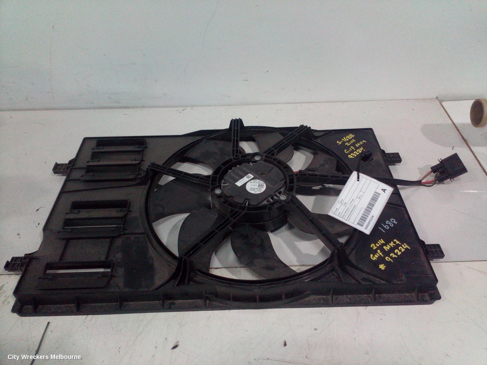 VOLKSWAGEN GOLF 2014 Fan