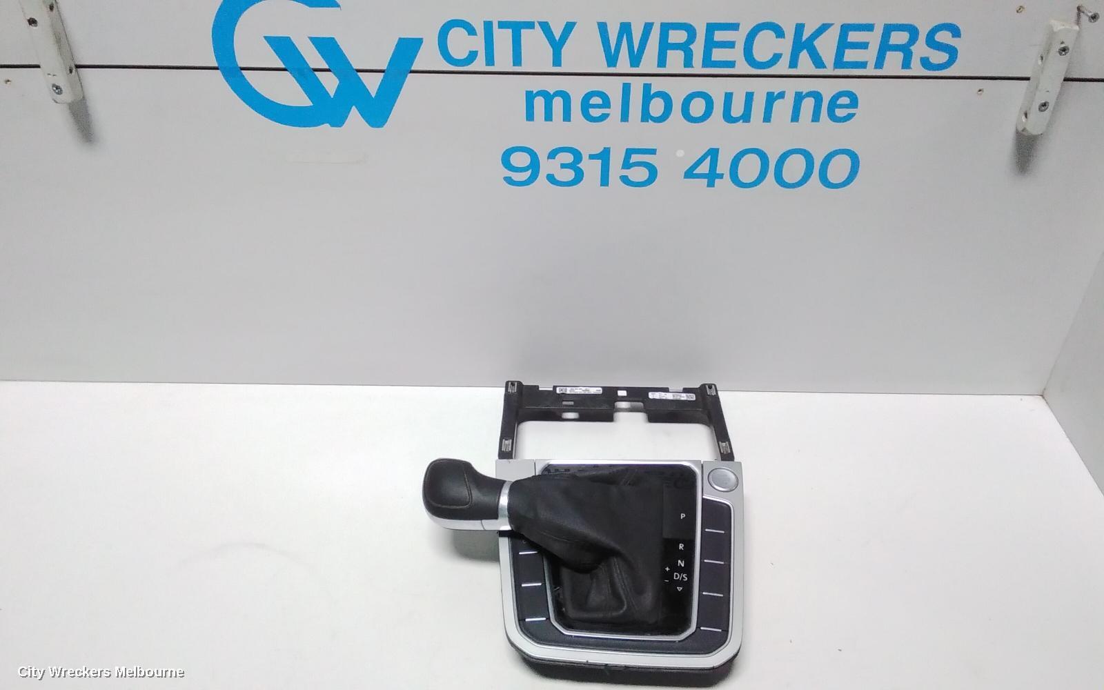 VOLKSWAGEN PASSAT 2018 Gear Stick/Shifter