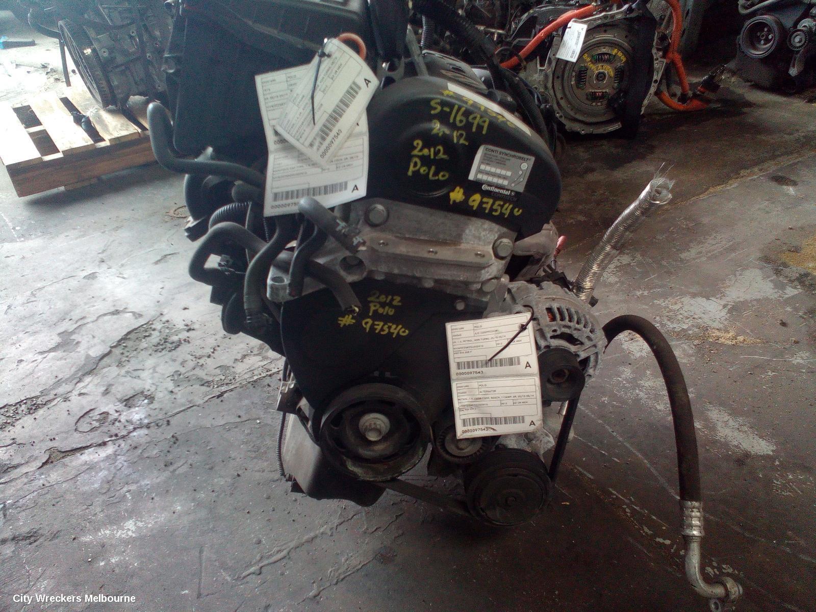 VOLKSWAGEN POLO 2012 Engine