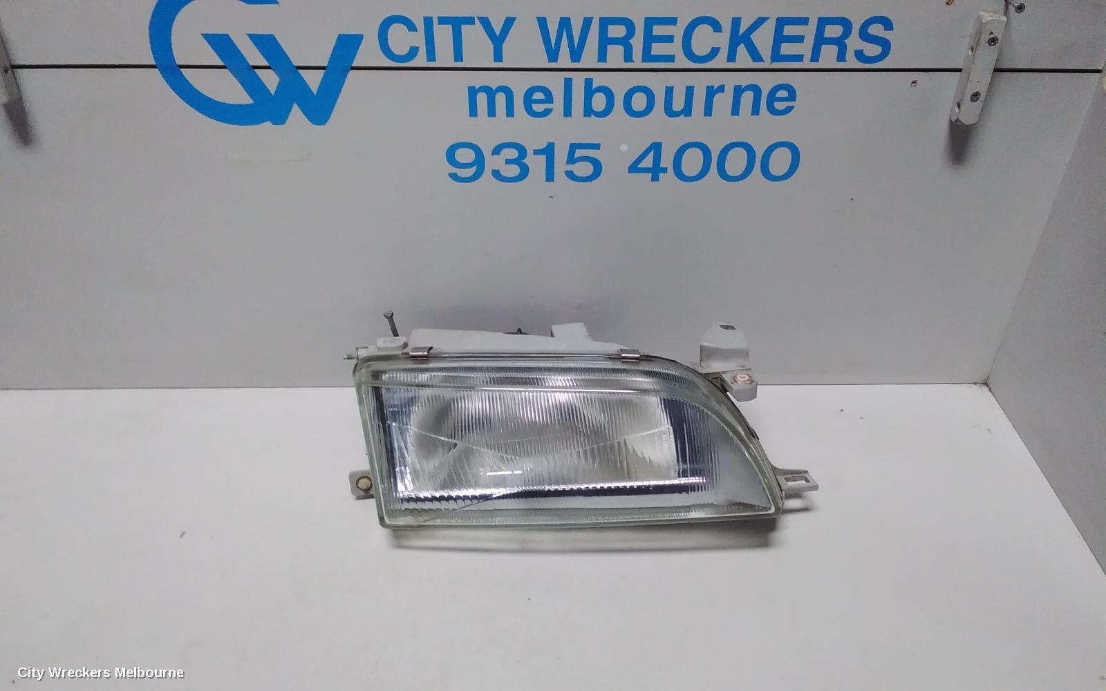 TOYOTA COROLLA 1995 Right Headlamp