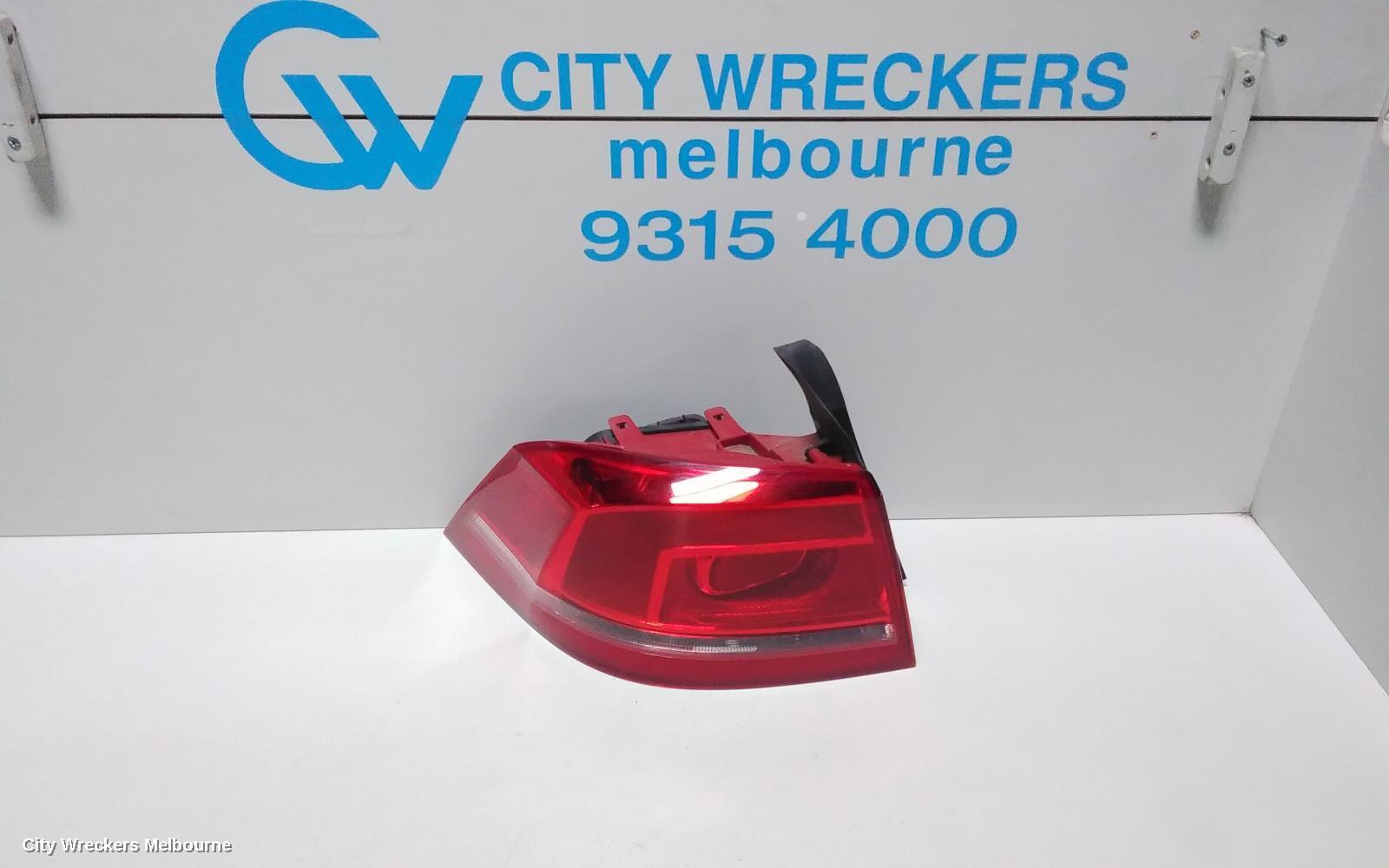VOLKSWAGEN PASSAT 2012 Left Taillight