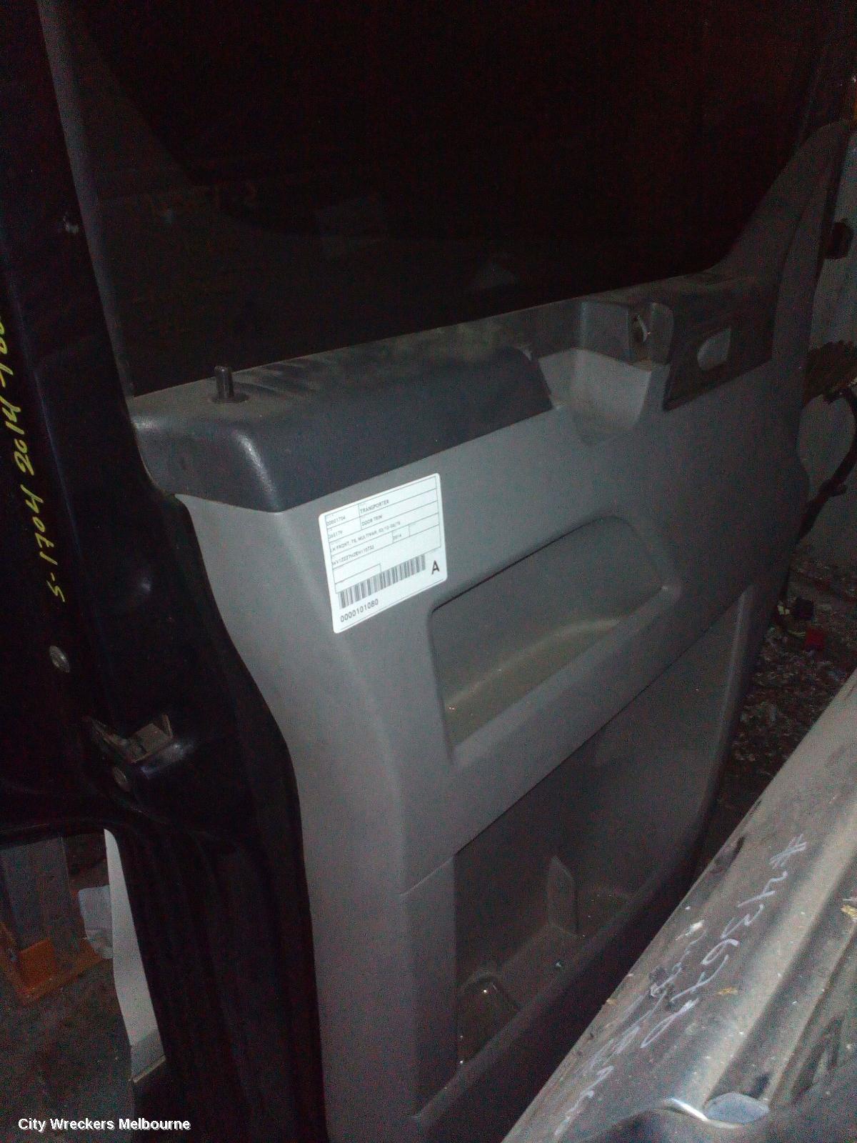 VOLKSWAGEN TRANSPORTER 2014 Door Trim