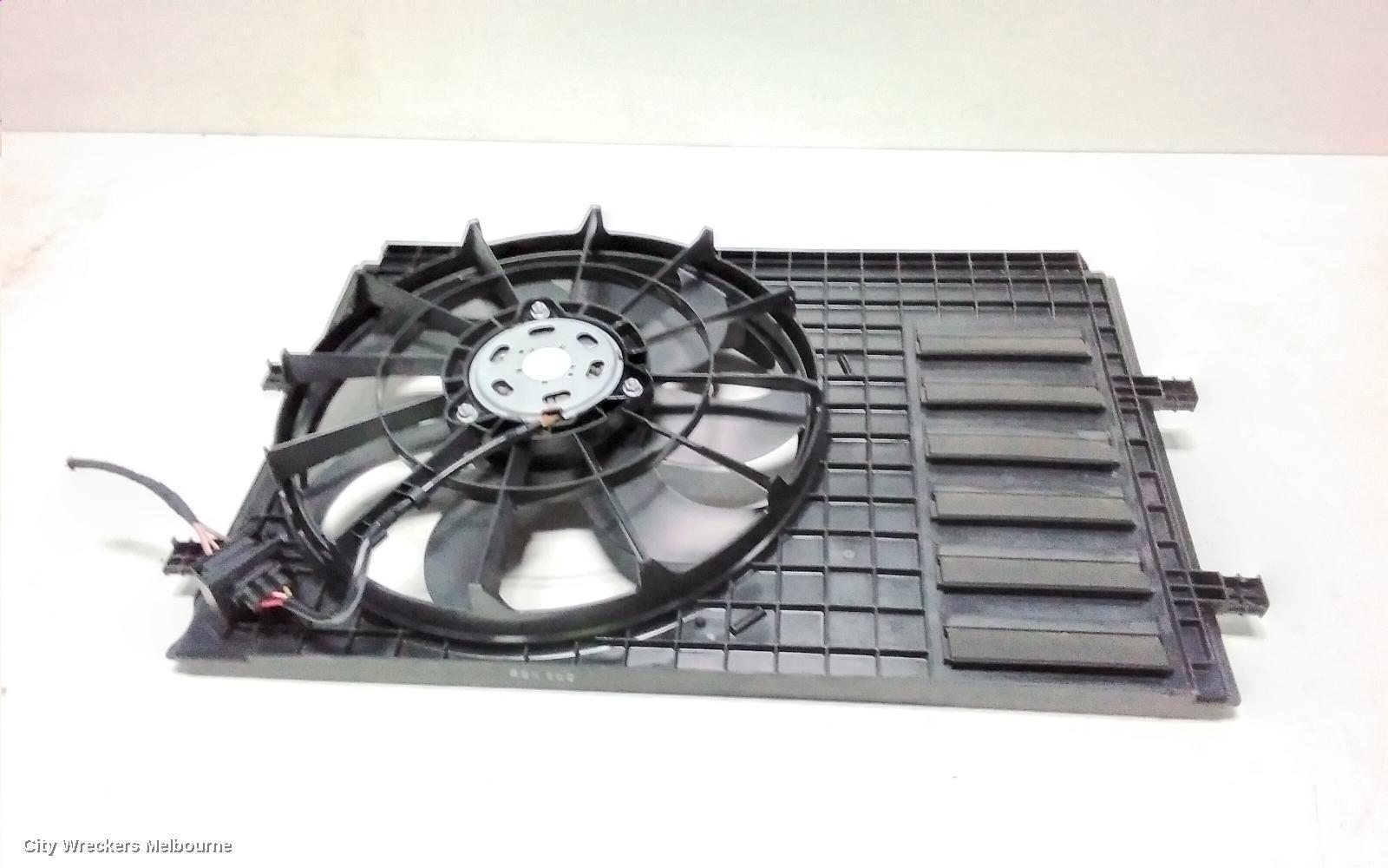 VOLKSWAGEN POLO 2012 Fan