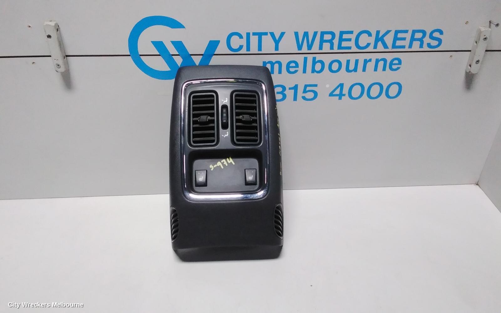 JEEP GRANDCHEROKEE 2013 Console