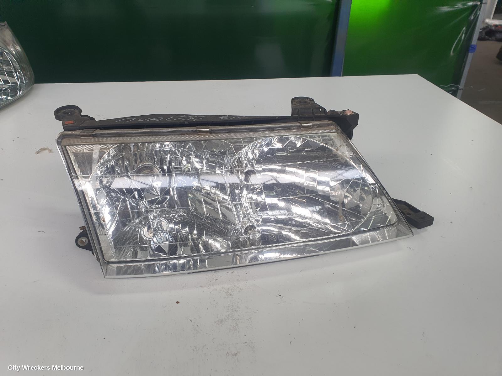TOYOTA AVALON 2000 Right Headlamp