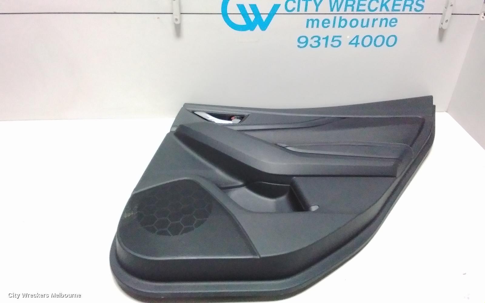 SUBARU IMPREZA 2017 Door Trim