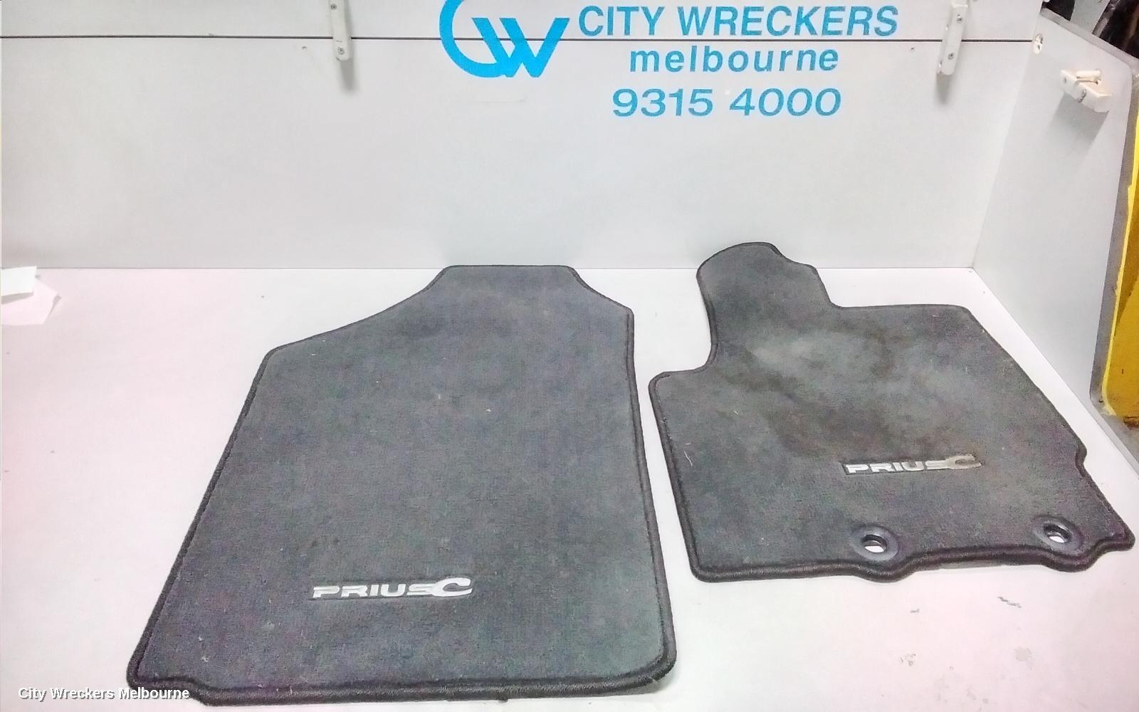 TOYOTA PRIUS 2015 Floor Mats